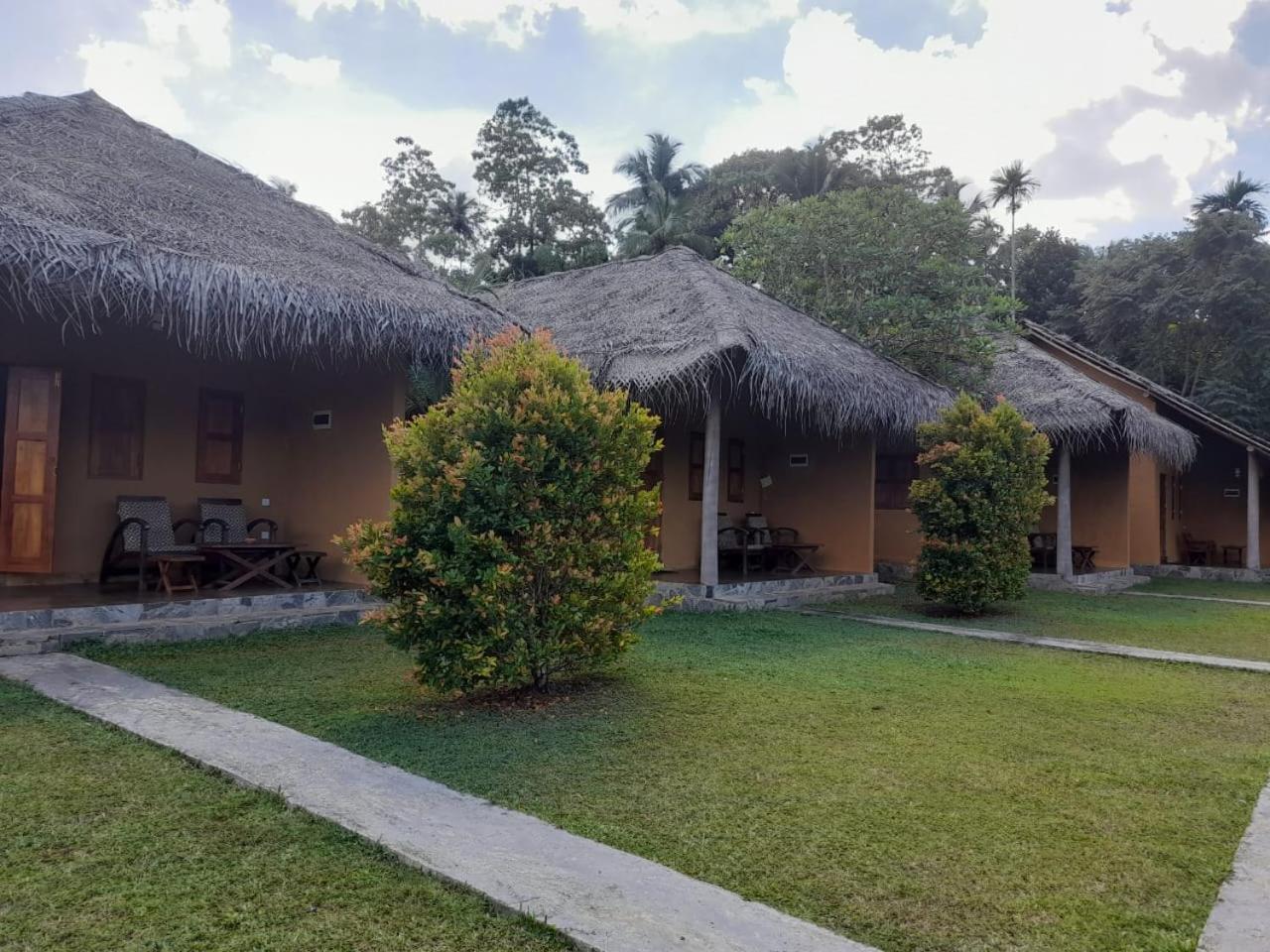 Happy Man Village * Bentota